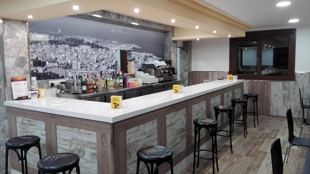 Hostal Nuevo Alonso Bembribe Екстериор снимка